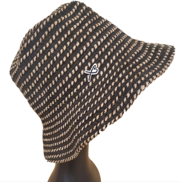 betmar Accessories - VINTAGE BETMAR WOVEN VELOUR BROWN AND BEIGE BUCKET HAT